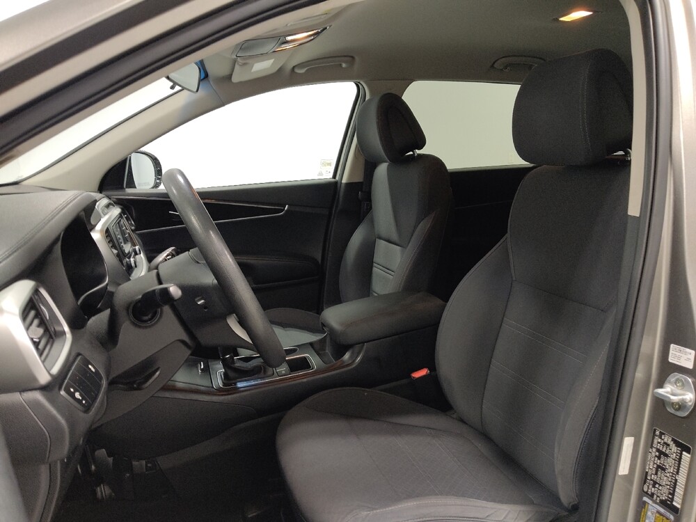 2016 Kia Sorento in Columbus, OH 43228 - 18064910 17