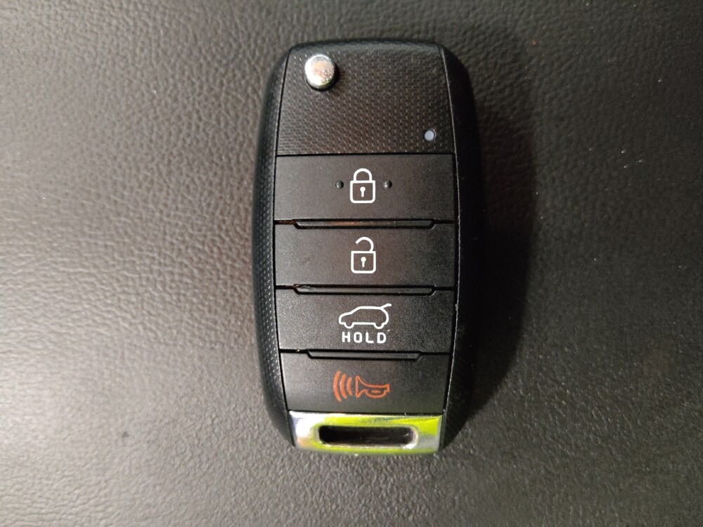 2016 Kia Sorento in Columbus, OH 43228 - 18064910 32