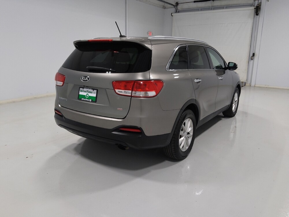 2016 Kia Sorento in Columbus, OH 43228 - 18064910 9