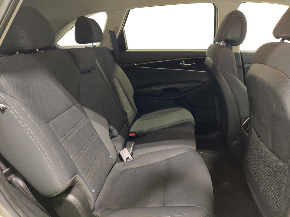2016 Kia Sorento in Columbus, OH 43228 - 18064910 19