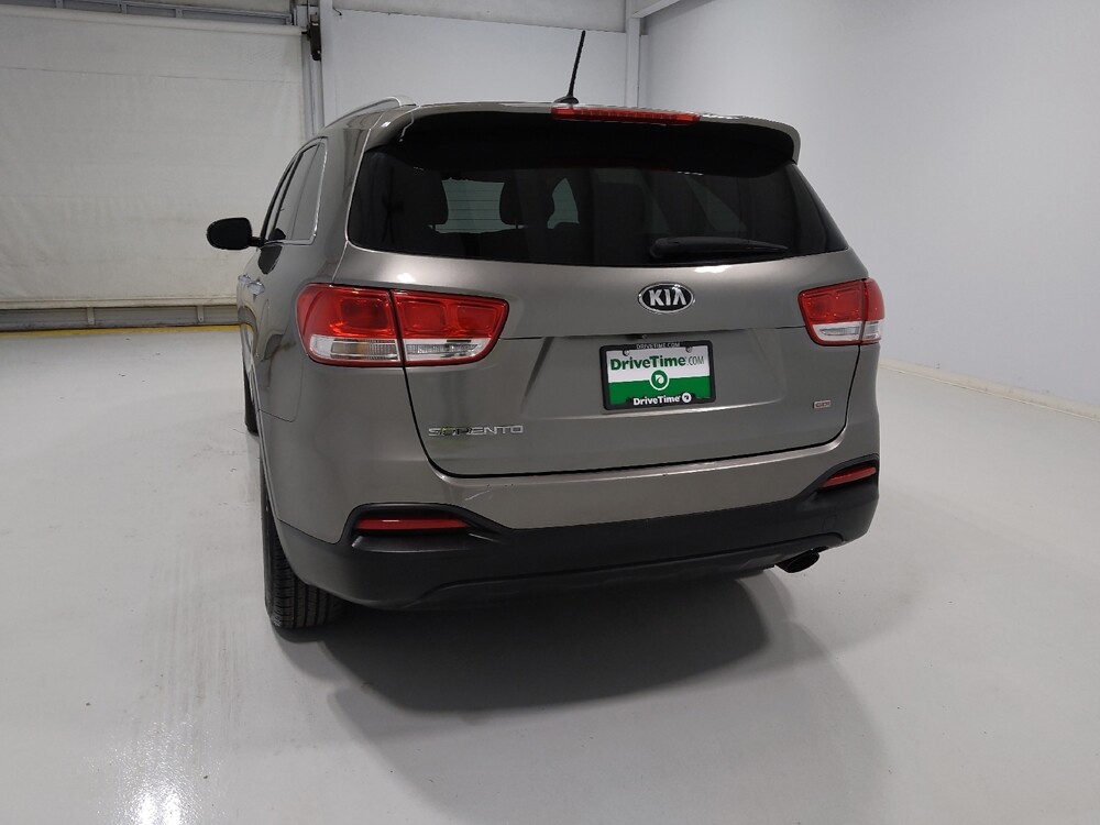 2016 Kia Sorento in Columbus, OH 43228 - 18064910 6
