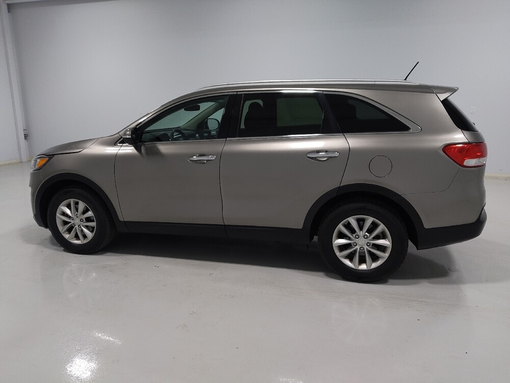2016 Kia Sorento in Columbus, OH 43228 - 18064910 3