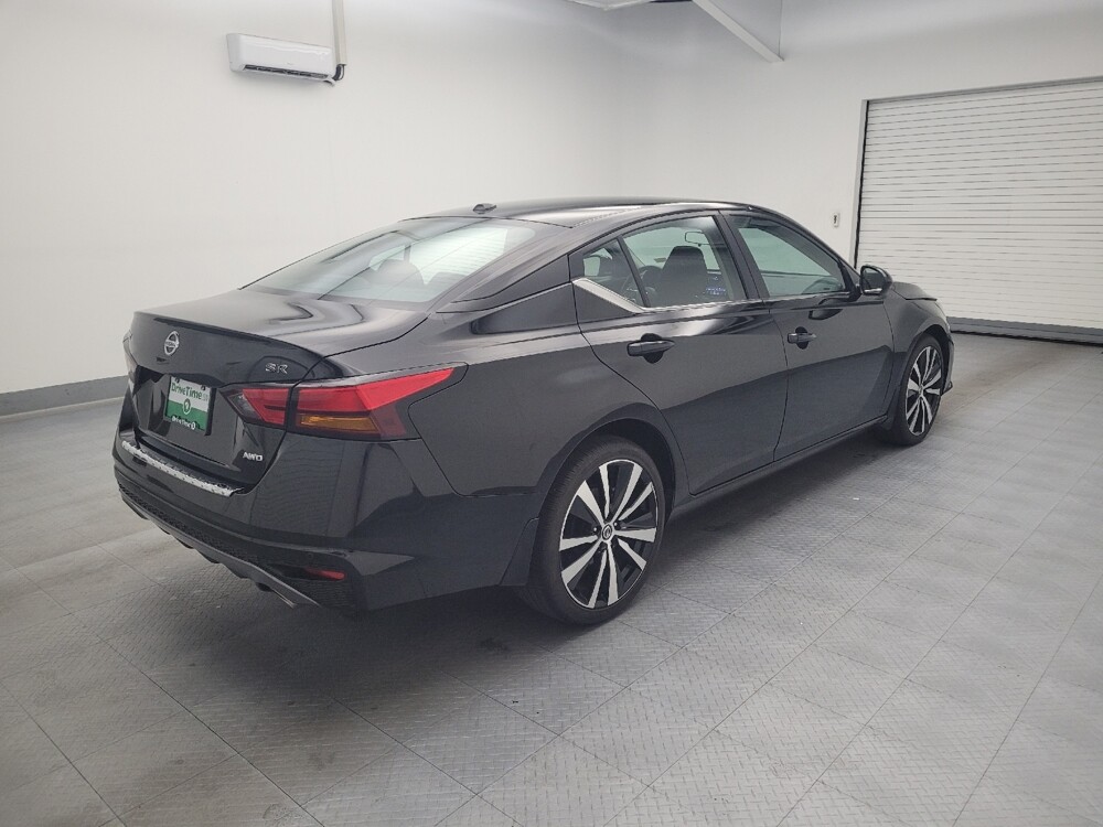 2021 Nissan Altima in Maple Heights, OH 44137 - 18064911 10