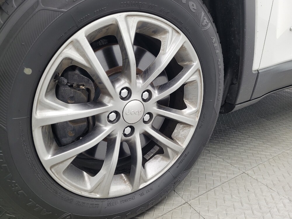 2019 Jeep Cherokee in Miami, FL 33157 - 18064982 31