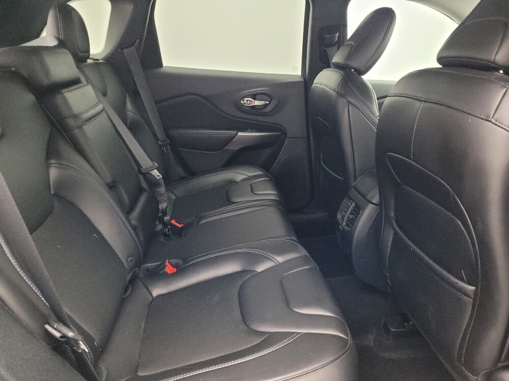 2019 Jeep Cherokee in Miami, FL 33157 - 18064982 19