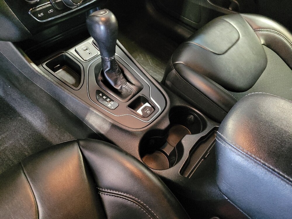 2019 Jeep Cherokee in Miami, FL 33157 - 18064982 26