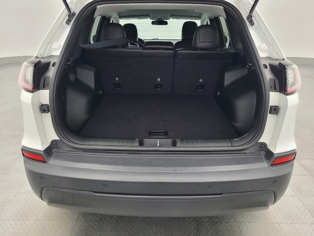 2019 Jeep Cherokee in Miami, FL 33157 - 18064982 29