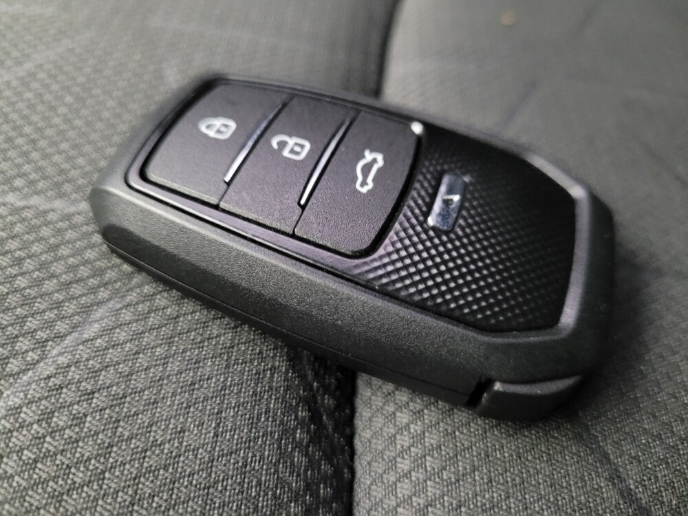 2021 Toyota RAV4 in Tucson, AZ 85705 - 18065115 32