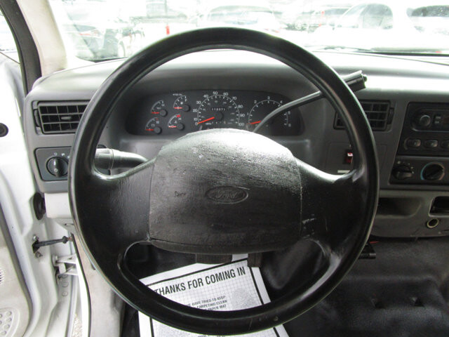 2001 Ford F350 in Tampa, FL 33604-6914 - 18065175 4