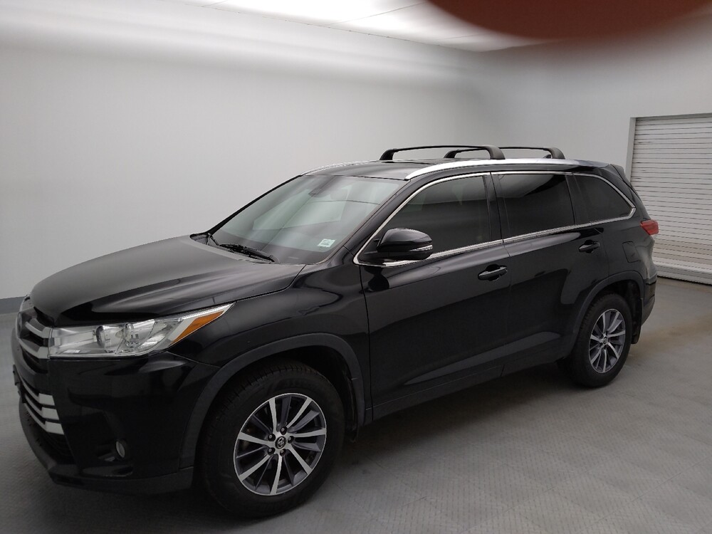 2017 Toyota Highlander in Lakewood, CO 80215 - 18065313 2