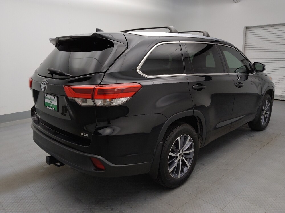 2017 Toyota Highlander in Lakewood, CO 80215 - 18065313 9