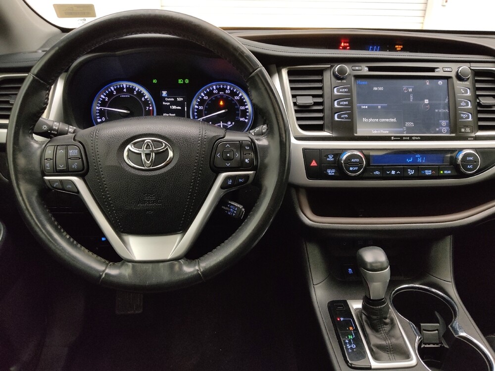 2017 Toyota Highlander in Lakewood, CO 80215 - 18065313 22