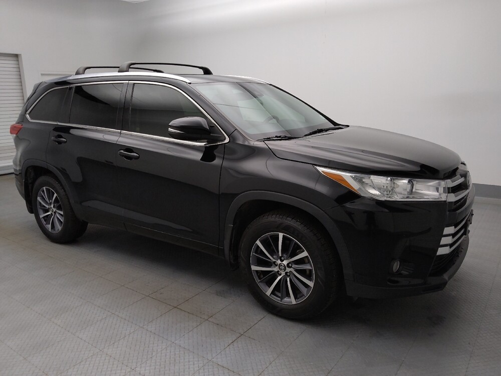 2017 Toyota Highlander in Lakewood, CO 80215 - 18065313 11