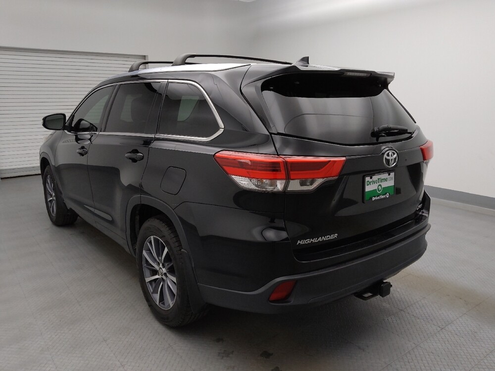 2017 Toyota Highlander in Lakewood, CO 80215 - 18065313 5