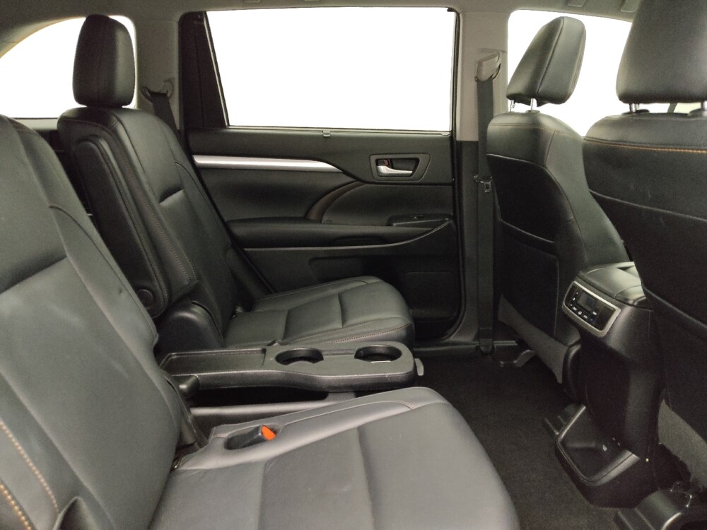 2017 Toyota Highlander in Lakewood, CO 80215 - 18065313 19