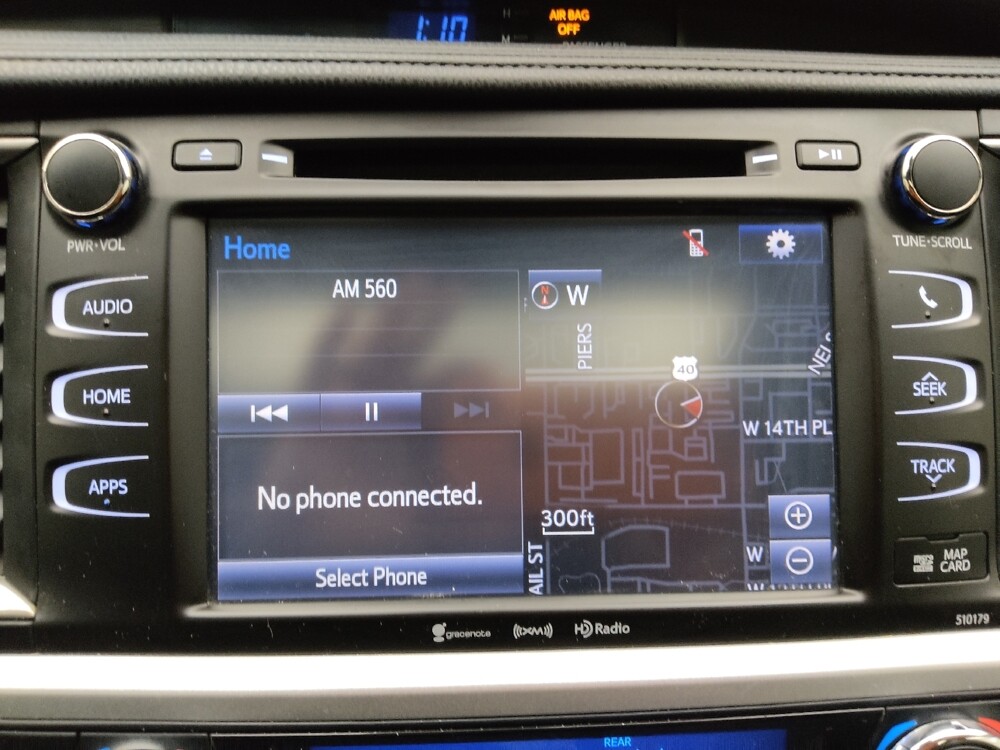 2017 Toyota Highlander in Lakewood, CO 80215 - 18065313 25