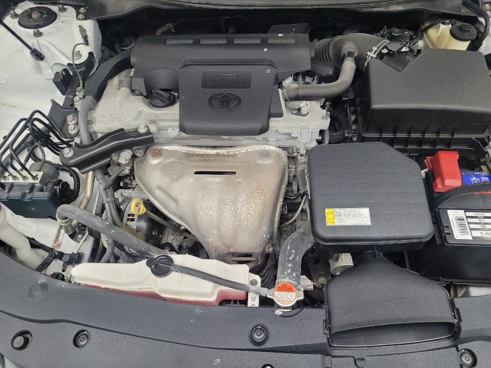 2016 Toyota Camry in Memphis, TN 38115 - 18065319 30