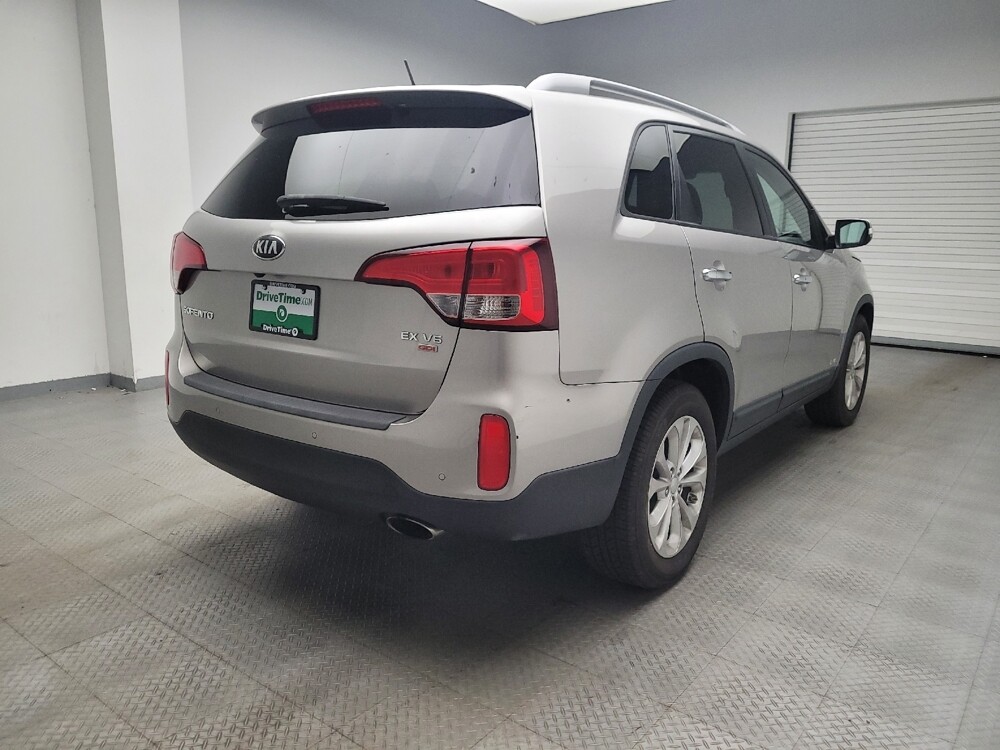 2014 Kia Sorento in Eastpointe, MI 48021 - 18065416 9