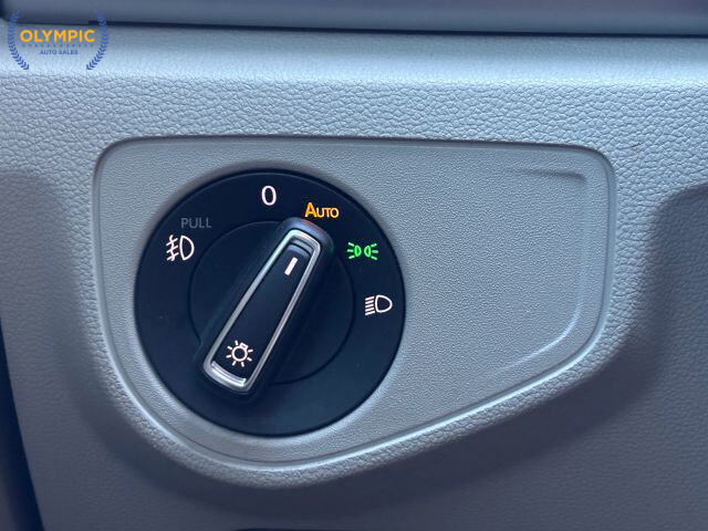 2018 Volkswagen Atlas in Decatur, GA 30032 - 18065673 33