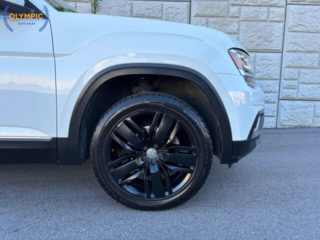 2018 Volkswagen Atlas in Decatur, GA 30032 - 18065673 11
