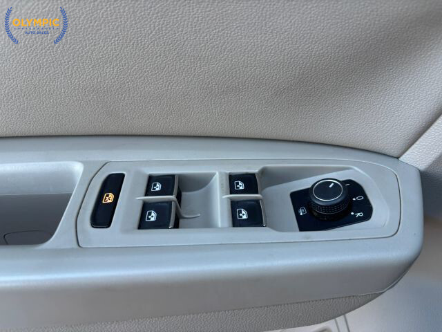 2018 Volkswagen Atlas in Decatur, GA 30032 - 18065673 32