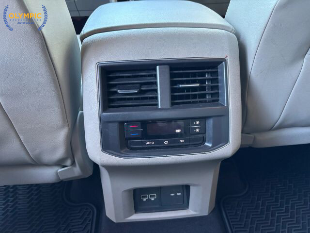 2018 Volkswagen Atlas in Decatur, GA 30032 - 18065673 34