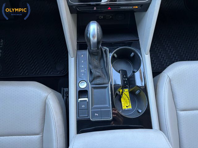 2018 Volkswagen Atlas in Decatur, GA 30032 - 18065673 30