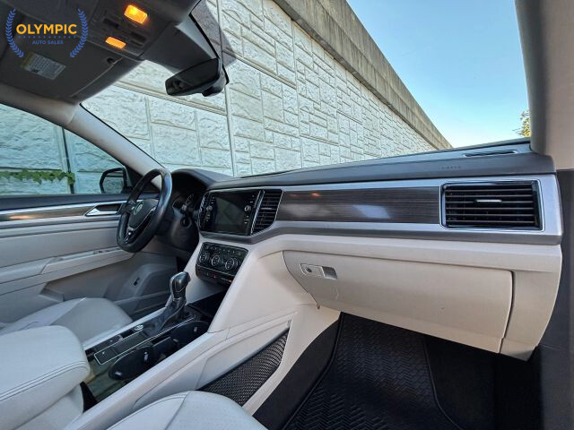 2018 Volkswagen Atlas in Decatur, GA 30032 - 18065673 19
