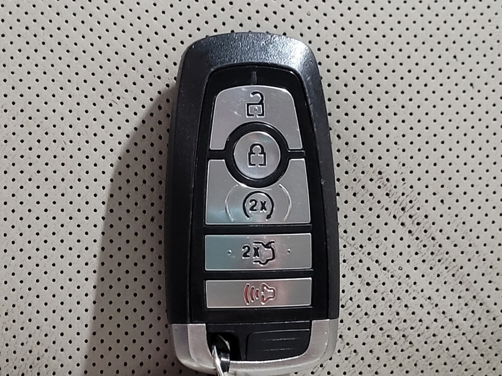 2017 Ford Edge in El Paso, TX 79907 - 18065694 32