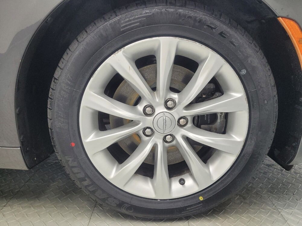 2016 Chrysler 200 in Indianapolis, IN 46222 - 18065740 31