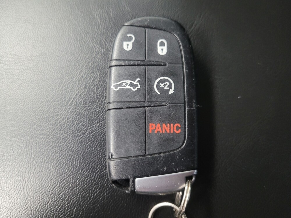 2016 Chrysler 200 in Indianapolis, IN 46222 - 18065740 32