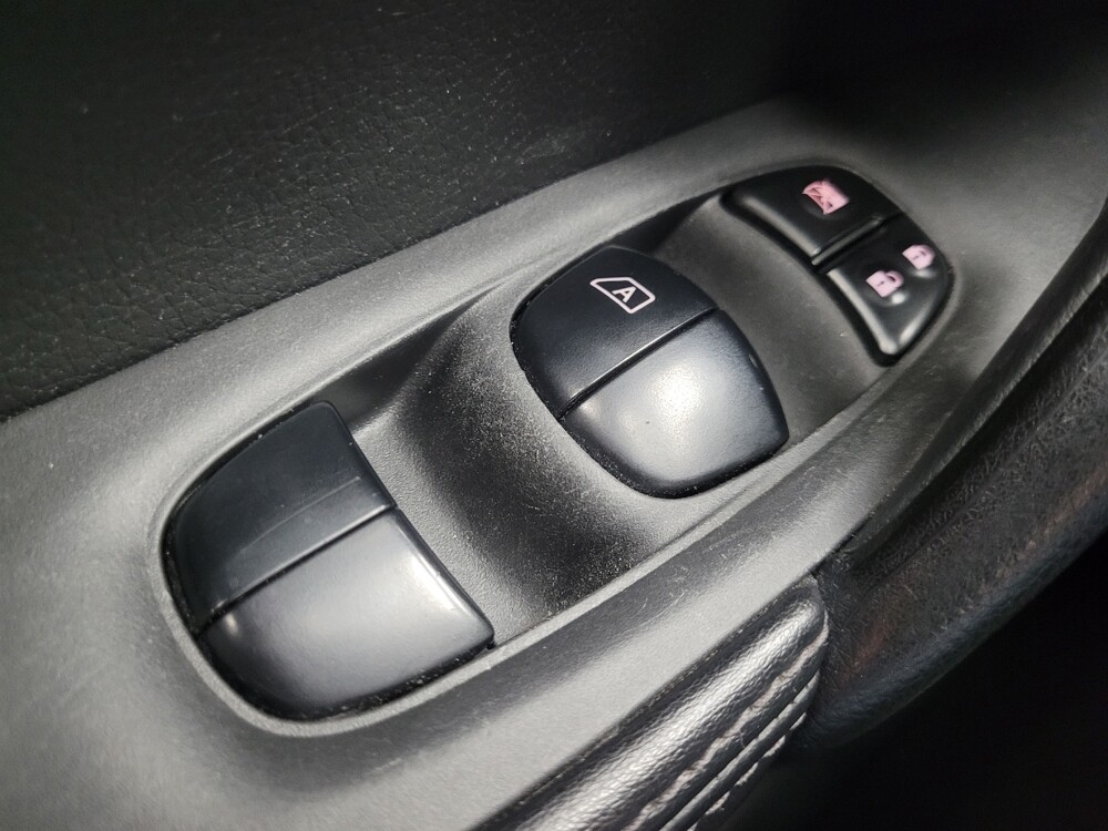 2021 Nissan Rogue Sport in Ft Wayne, IN 46805 - 18065757 27