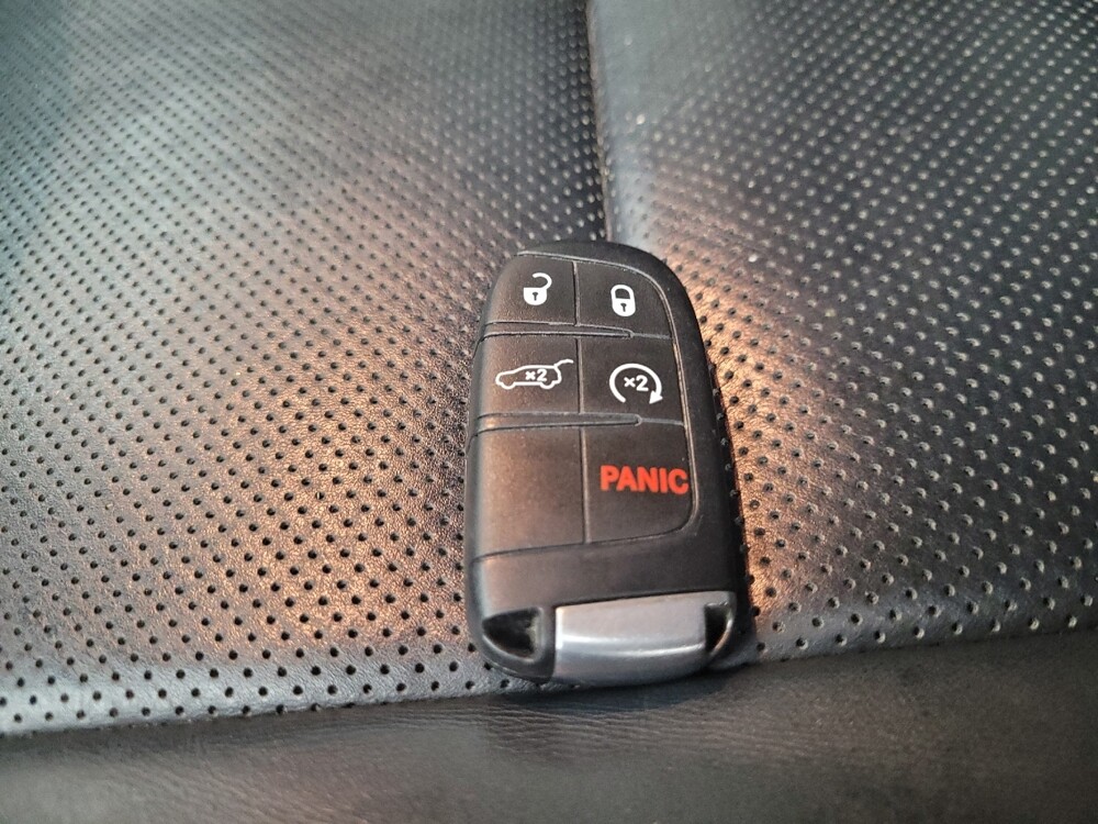 2017 Jeep Grand Cherokee in Taylor, MI 48180 - 18065782 32