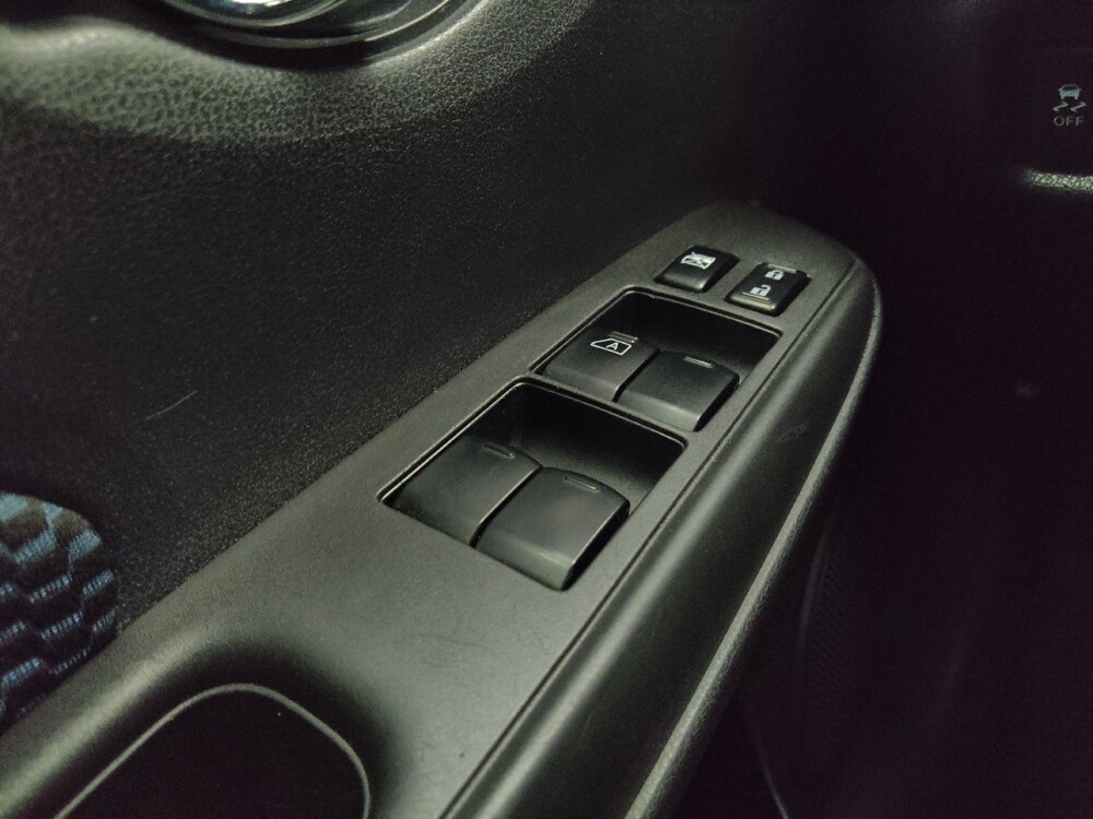 2018 Nissan Versa Note in Des Moines, IA 50310 - 18065813 27