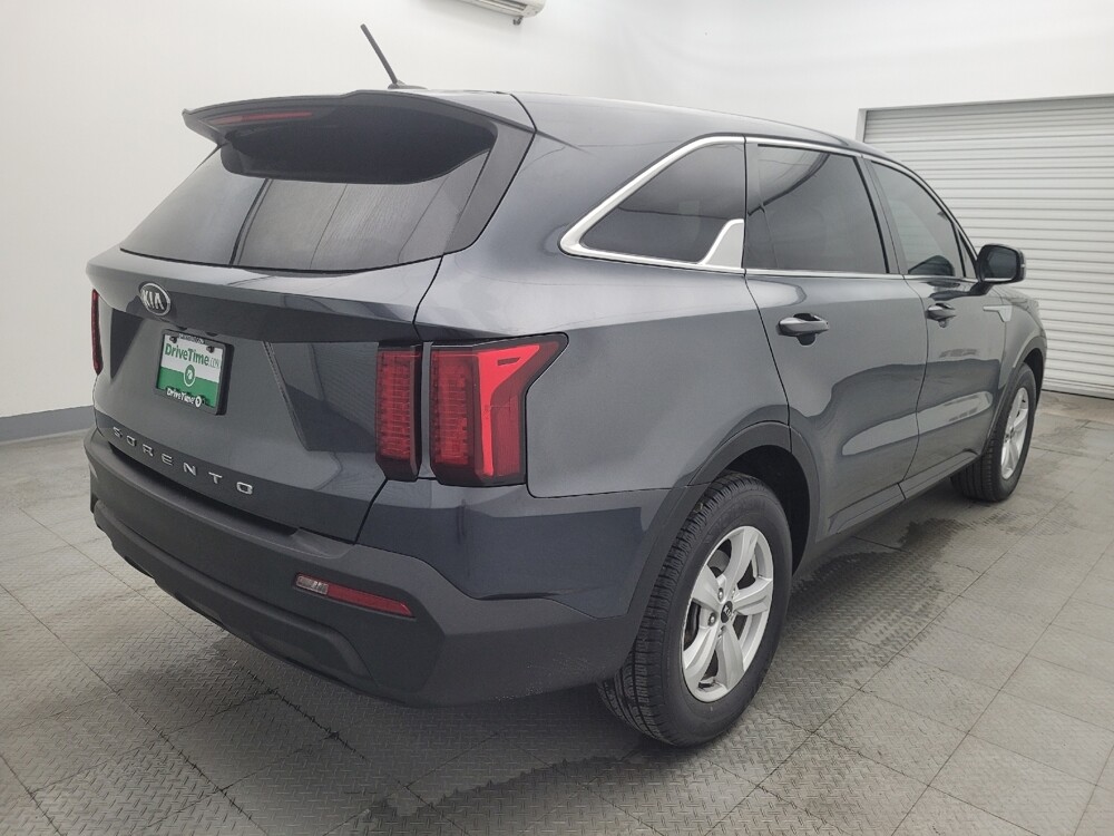 2021 Kia Sorento in Houston, TX 77074 - 18065853 9