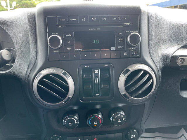 2016 Jeep Wrangler in Baltimore, MD 21225 - 18065904 40