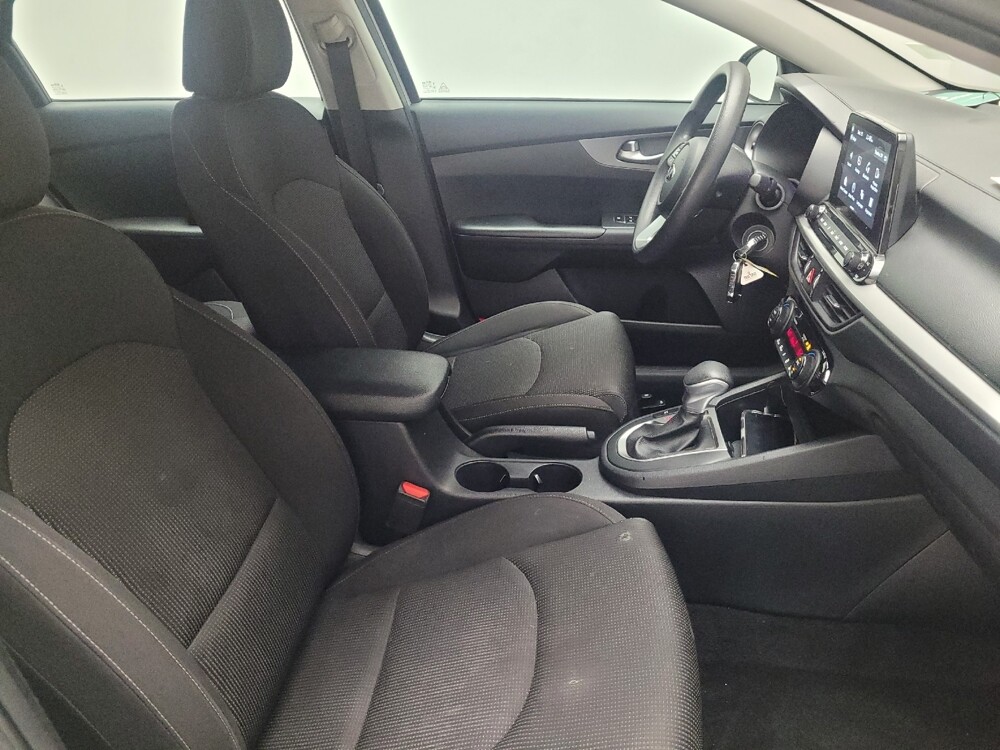 2019 Kia Forte in Riverside, CA 92504 - 18065926 21