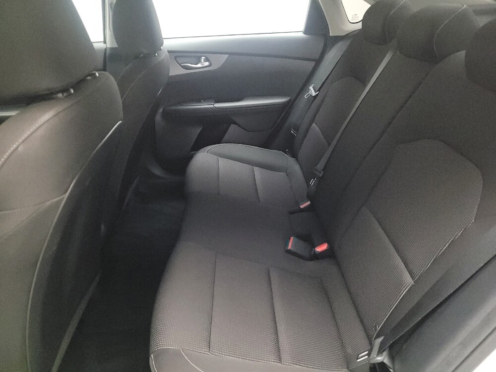 2019 Kia Forte in Riverside, CA 92504 - 18065926 18