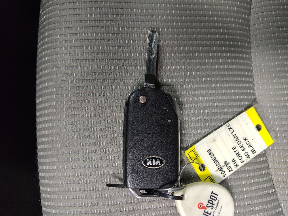 2019 Kia Forte in Lewisville, TX 75067 - 18065951 32