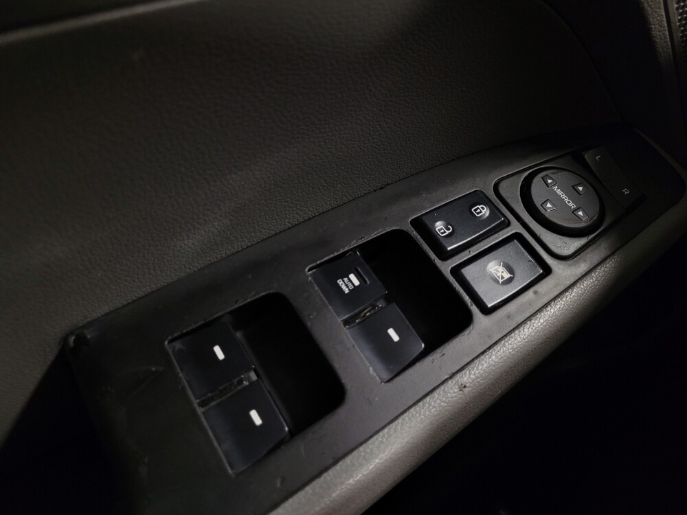 2017 Hyundai Elantra in Des Moines, IA 50310 - 18066040 27