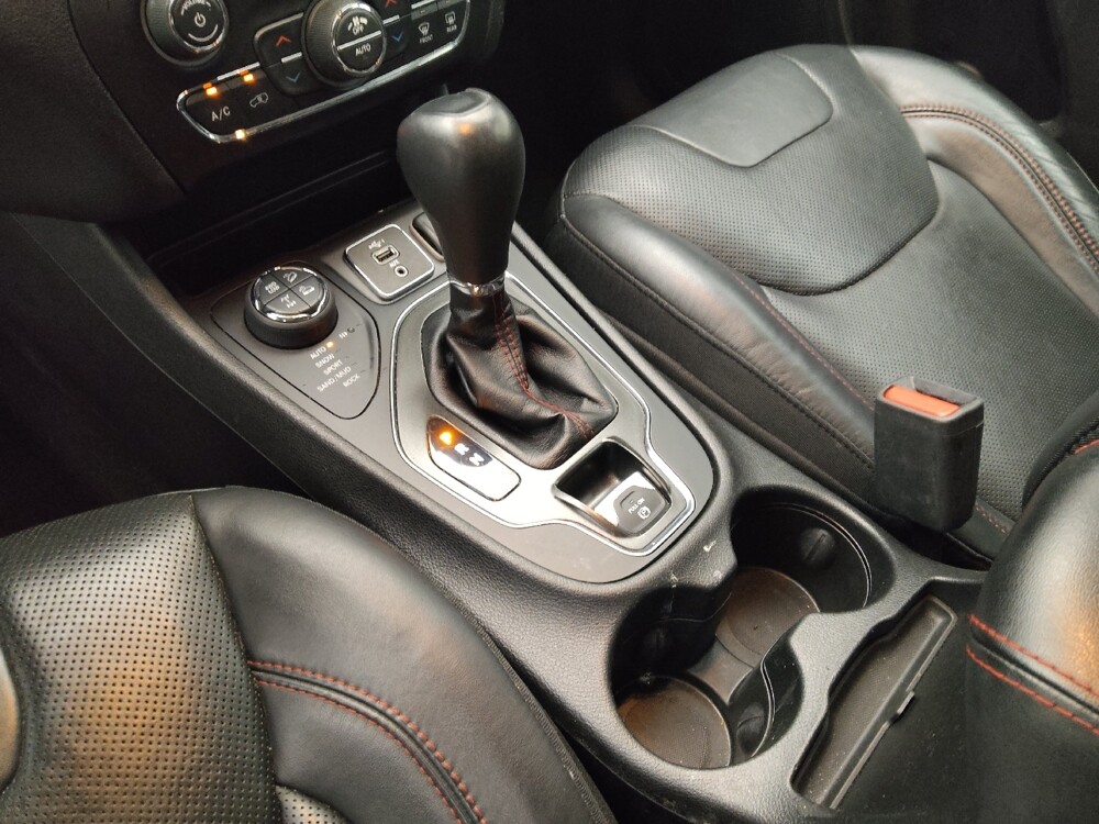 2019 Jeep Cherokee in Miami, FL 33157 - 18066059 26