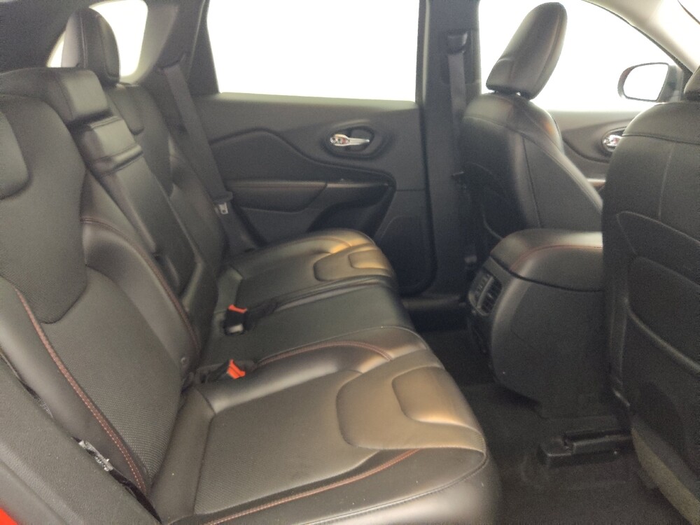 2019 Jeep Cherokee in Miami, FL 33157 - 18066059 19