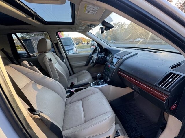 2010 Land Rover LR2 in Flowery Branch, GA 30542 - 18066133 7