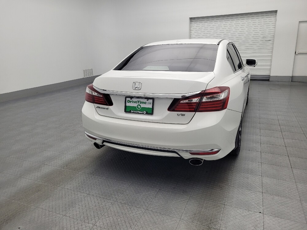 2017 Honda Accord in Hialeah, FL 33014 - 18066243 7