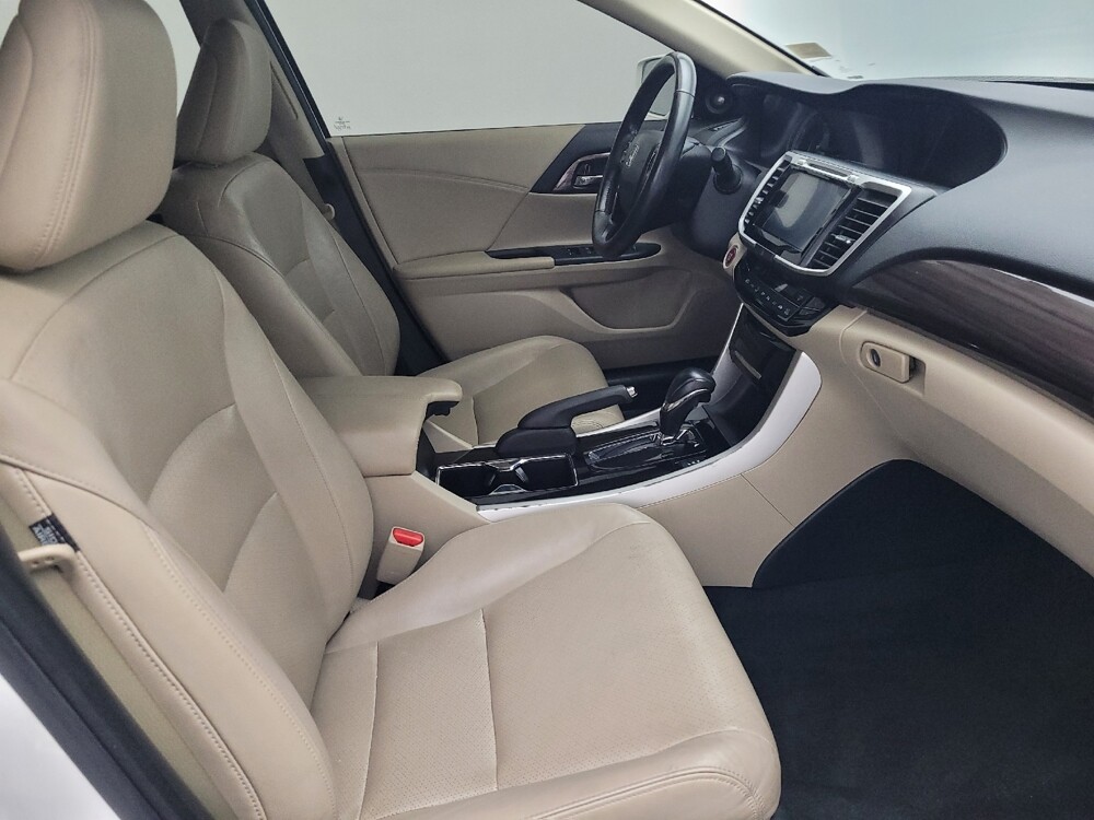 2017 Honda Accord in Hialeah, FL 33014 - 18066243 21
