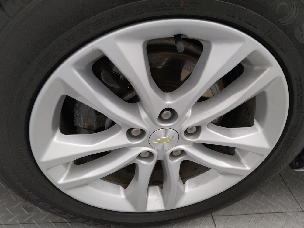 2017 Chevrolet Malibu in Greenville, NC 27834 - 18066260 31