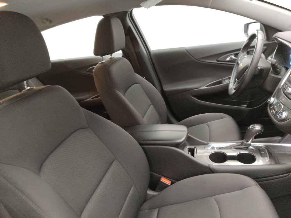 2017 Chevrolet Malibu in Greenville, NC 27834 - 18066260 21