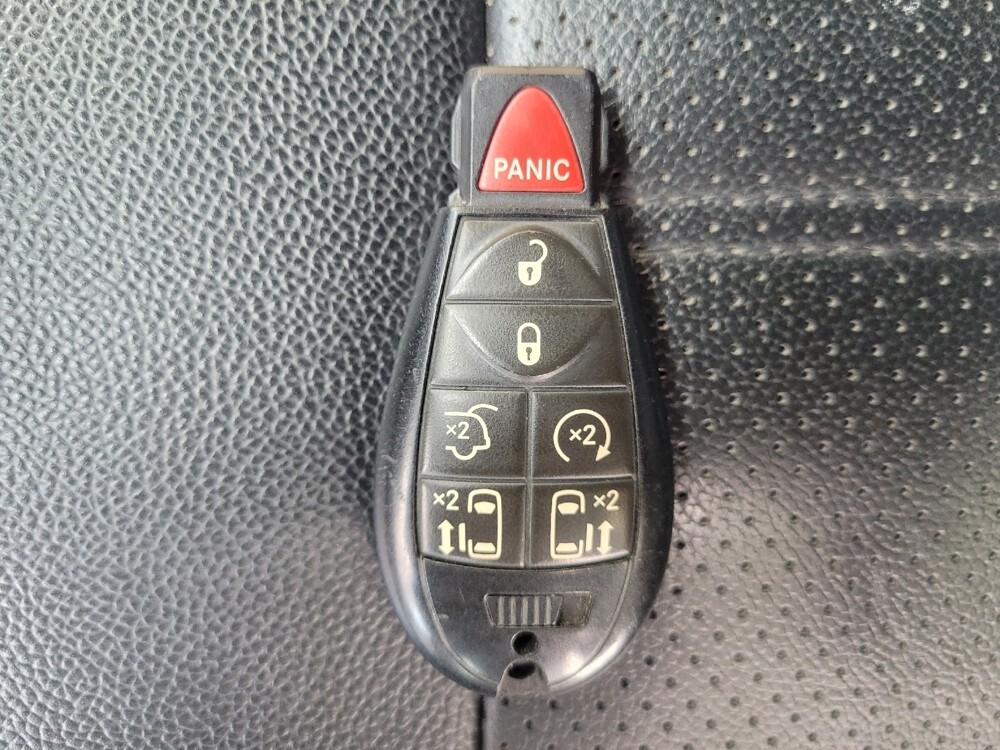 2014 Dodge Grand Caravan in Greenville, SC 29607 - 18066272 32