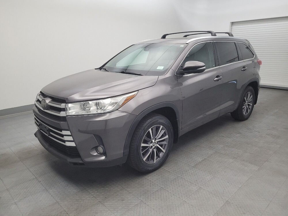 2017 Toyota Highlander in Miamisburg, OH 45342 - 18066324 2