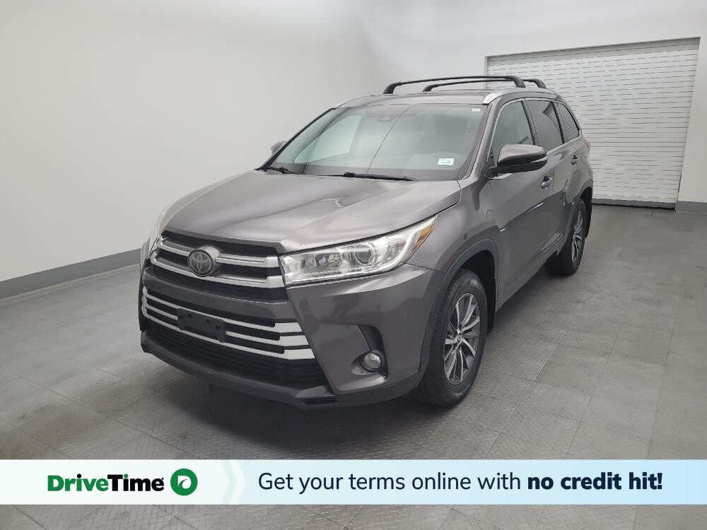 2017 Toyota Highlander in Miamisburg, OH 45342 - 18066324